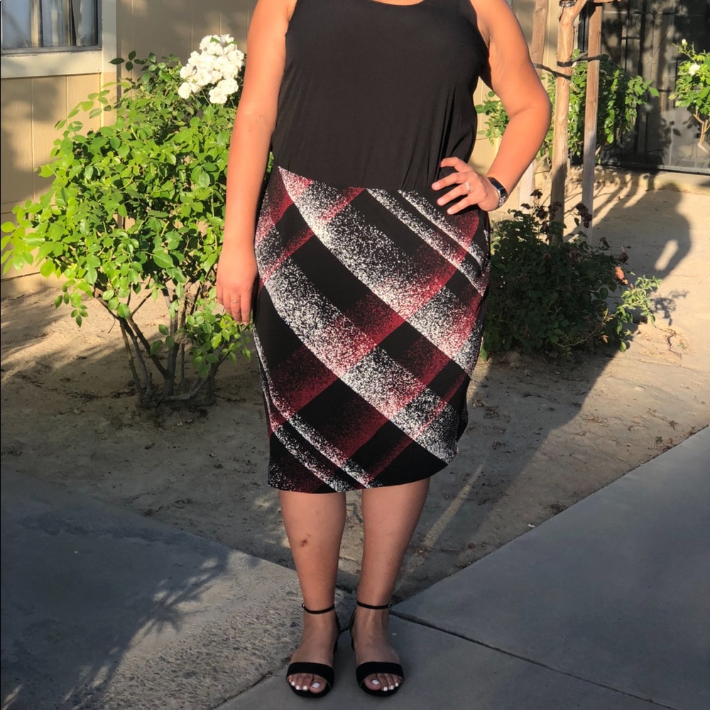 Stretchy pencil skirt